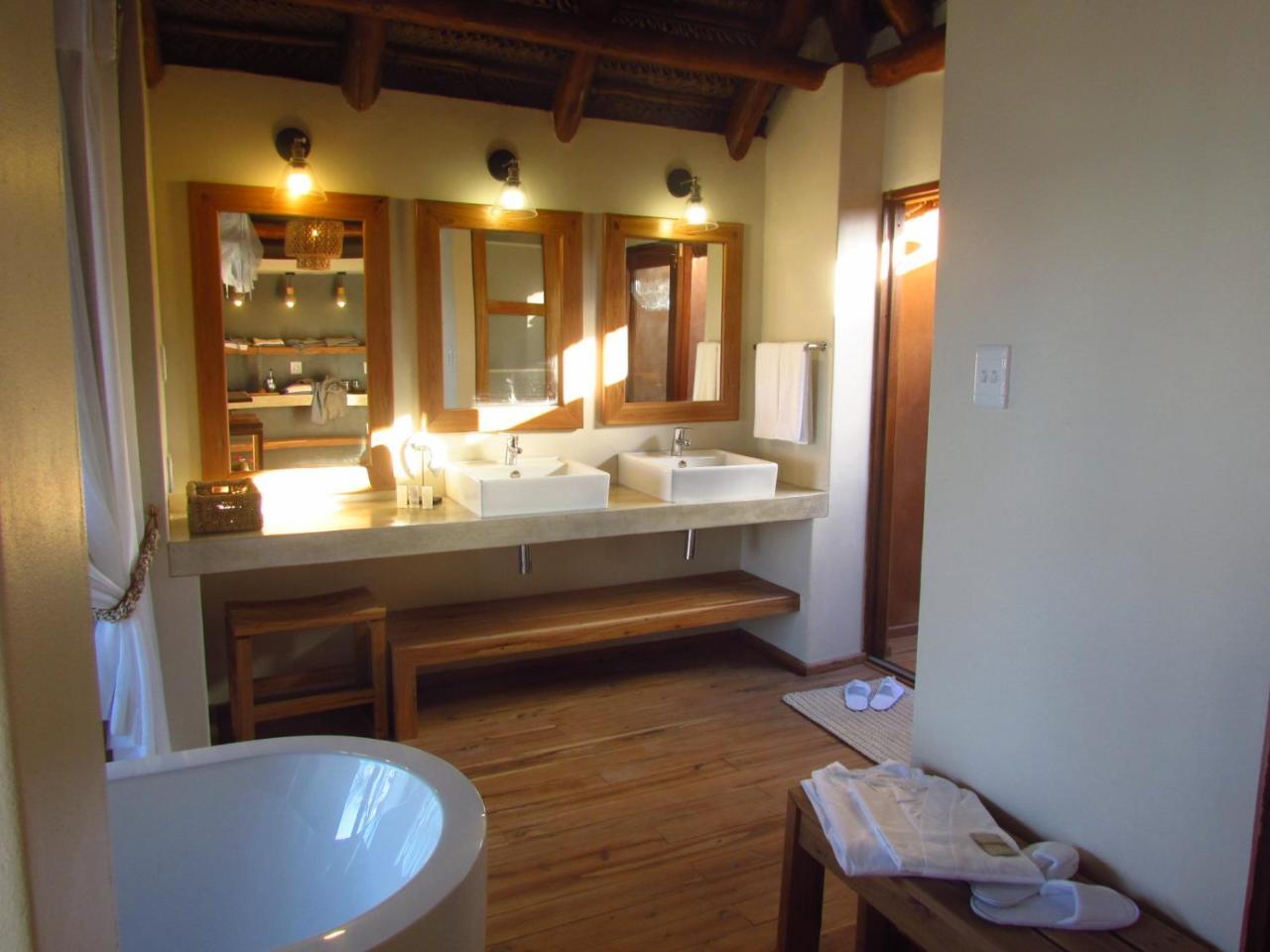 Eclectic Beach Retreat Cabo Nhamua Buitenkant foto